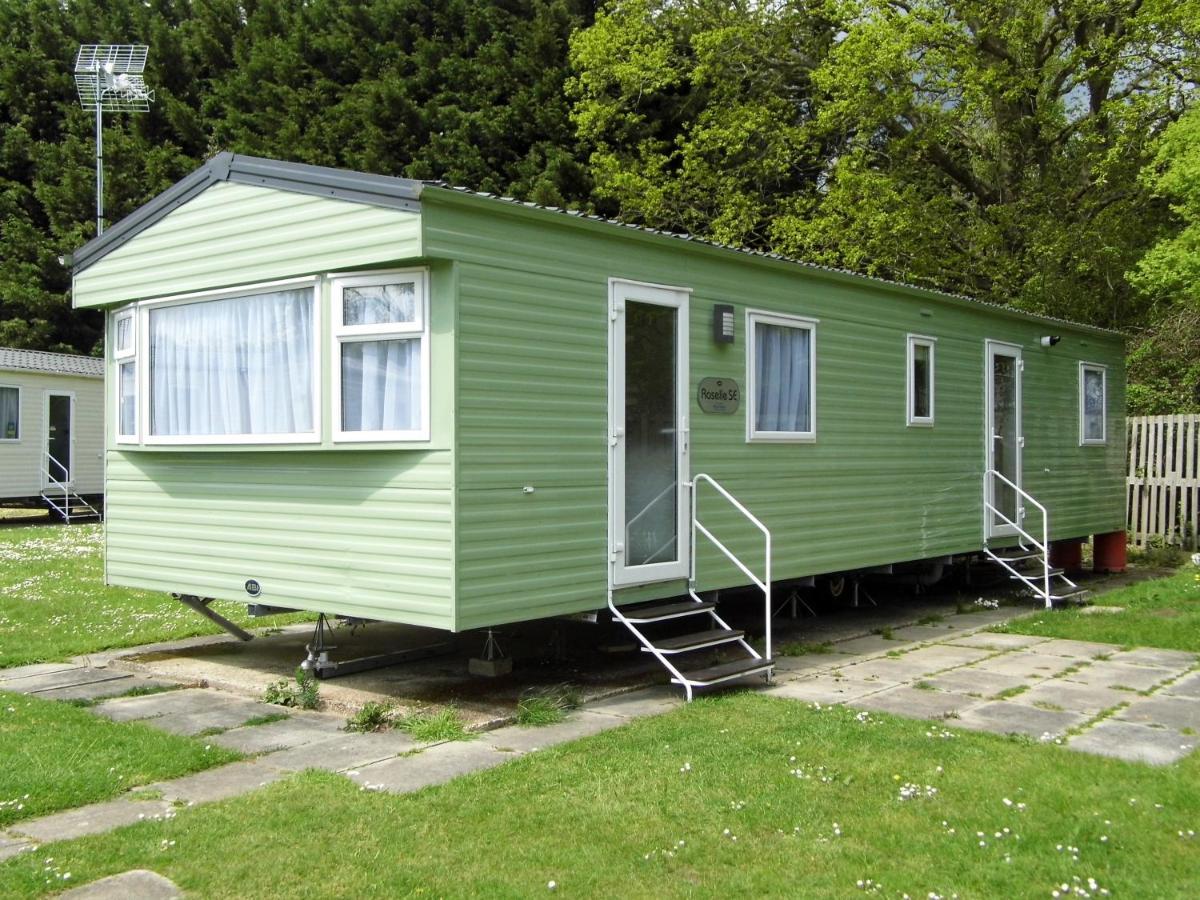 Oakdene -3 Bedroom Caravan Holiday park *